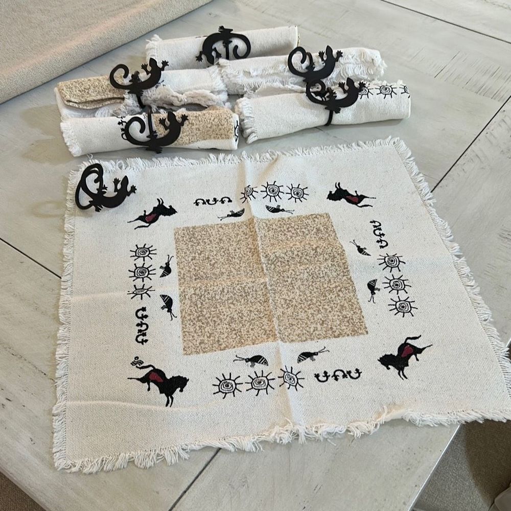 6 Gecko Lizards Napkin Rings W/ Napkins